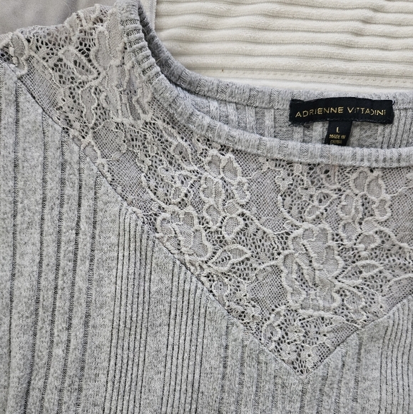 Adrienne Vittadini Gray Lace Detail Sweater Shirt Size L - Picture 3 of 9